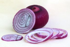 A healthy way to eat onions